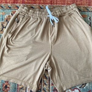Vuori Men’s Tan Shorts